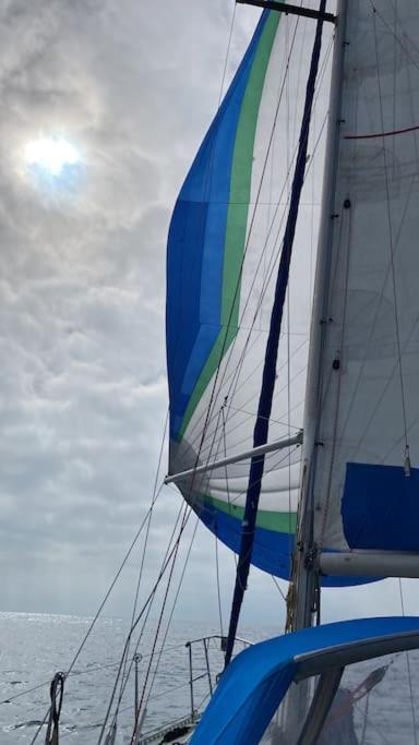 Hotel Nuitee A Bord De Danilou Un Voilier De 9.50M Sète Exteriér fotografie