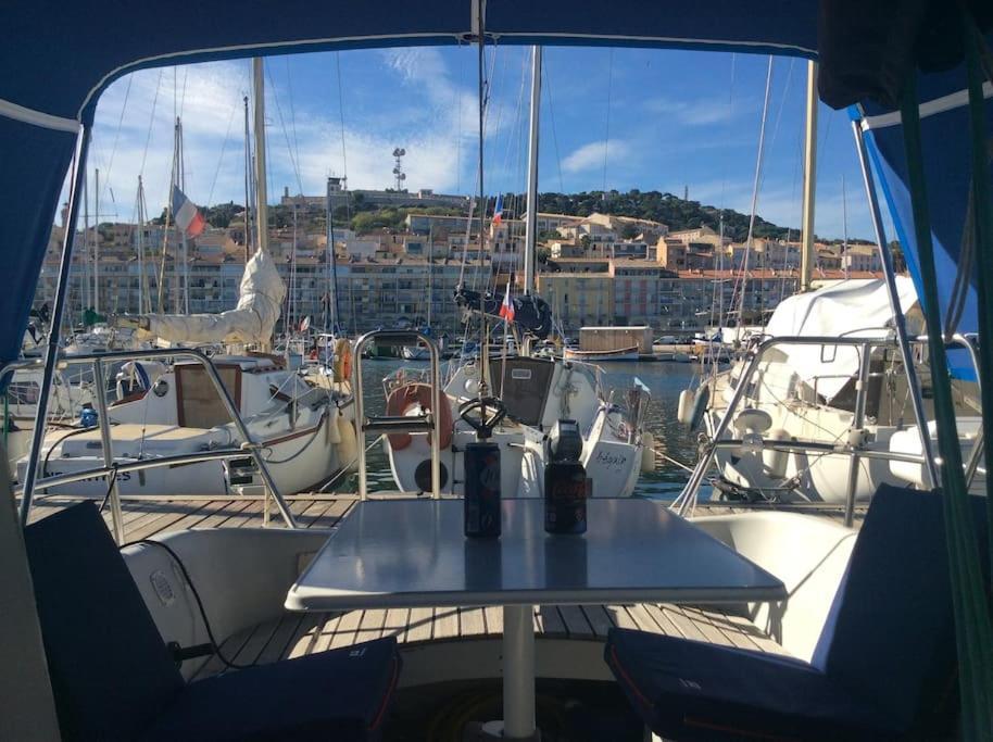 Hotel Nuitee A Bord De Danilou Un Voilier De 9.50M Sète Exteriér fotografie